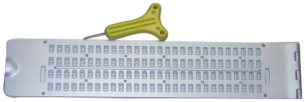Regleta Escritura Braille Metálica aluminio 4x28 celdas con punzón Discapacidad Visual Ciegos Regleta Escritura Braille Metálica aluminio 4x28 celdas con punzón Discapacidad Visual Ciegos