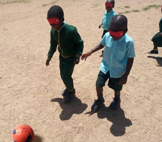 Kit Balón sonoro y 10 gafas tapaojos futbol para ciegos discapacidad visual Kit Balón sonoro y 10 gafas tapaojos futbol para ciegos discapacidad visual