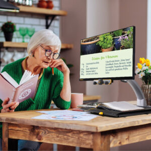 Lupa Electrónica Reinecker Mezzo Focus - 24" Estos dispositivos facilitan que personas con baja visión puedan volver a leer un libro, una carta, una receta médica, cualquier texto impreso y hasta imágenes, lo cual ayuda a recuperar calidad de vida. Las lupas electrónicas o magnificadores de imágenes, son dispositivos que amplían el texto o las imágenes, para que las personas con baja visión puedan tener acceso a documentos impresos. También ofrecen diferentes personalizaciones de colores en la letra y el fondo, para obtener un mayor contraste que se adapte a las necesidades del usuario. La línea de lupas electrónicas de escritorio Mezzo compactas de Reinecker combina lo último en tecnología de cámaras digitales con un diseño elegante, compacto y fácil de usar. Mezzo utiliza la tecnología de alta definición de baja visión (LVHD) para ofrecer una imagen FullHD de alta resolución sin borrosidades ni sombras, brindando al usuario imágenes nítidas y de alta resolución incluso con los niveles de aumento más altos. La cámara FullHD amplía su material de lectura con la mejor calidad de imagen, mínimo ruido de imagen y reflejo reducido de superficies brillantes. También puedes beneficiarte de la reducción de sombras mientras escribes a mano. Con su monitor de pantalla plana LED de alta resolución, la unidad ofrece una excelente ergonomía y movilidad, lo que convierte al Mezzo en el sistema más cómodo disponible. Las características incluyen: • Monitor de pantalla plana LED de alta resolución de 24" (1600x 900 píxeles) • Ampliación de 3,8X a 45X, con enfoque automático • Tecnología NELE (Experiencia de luz de evolución natural) para reducir sombras y reflejos, especialmente importante al escribir a mano • Sencillo e intuitivo Operación con 3 botones • 6 selecciones de color personalizables, incluido todo color • Control de brillo, con ventanas y marcado de líneas • Mesa XY con freno • Peso: 23 libras