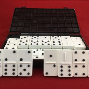 Juego Dominó con puntos en relieve para personas con Baja visión ciegos